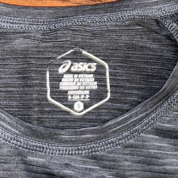 EUC ASICS Dark Gray Short Sleeve Shirt (S) - Picture 2 of 5